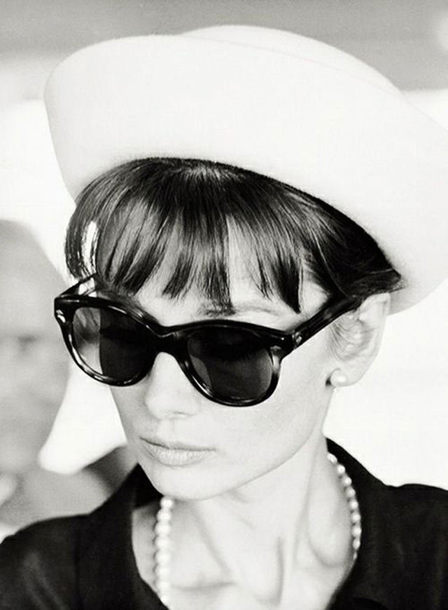 GREAT MOMENT IN PEARL HISTORY Audrey Hepburn Wearing Pearls