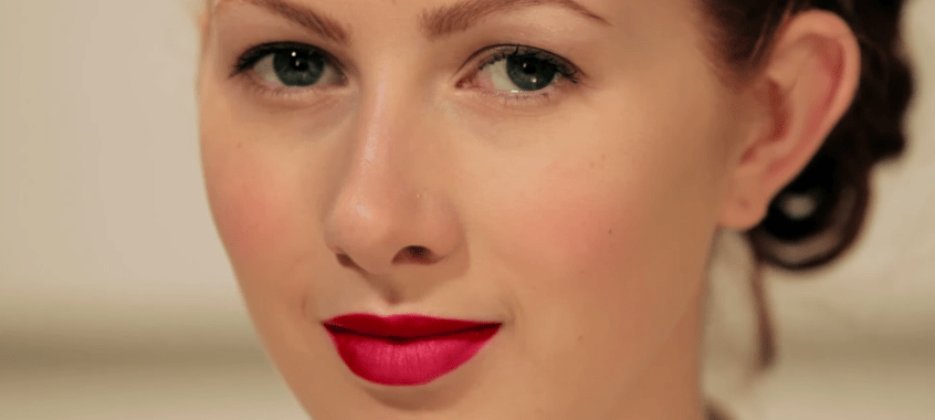 How to create the perfect red lip - YouTube2