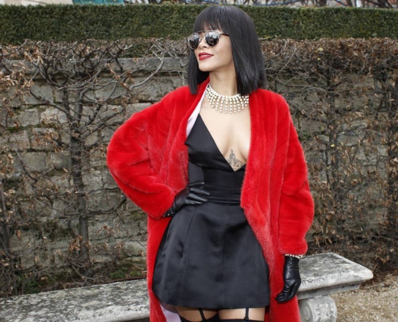 rihanna-in-pearls-e1418710889947