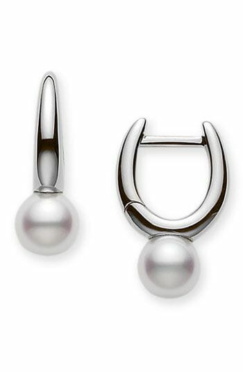 akoya-cultured-pearl-earrings