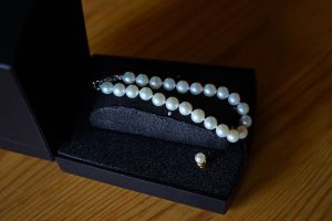 single pearl bracelet