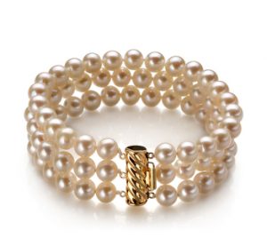 white three strand pearl bracelet
