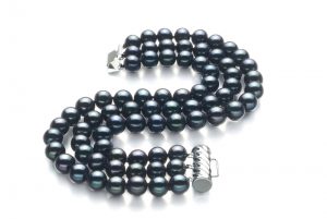 three strand pearl bracelet in black