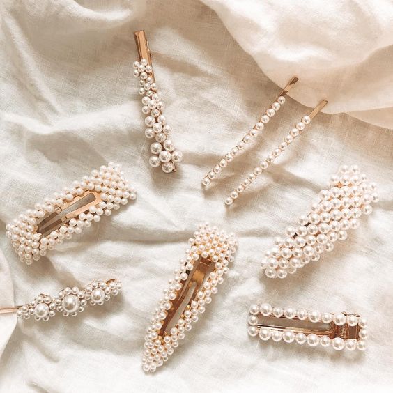 Overweldigen Kwade trouw dempen Pearl Hair Clips The Popular Hair Accessory Trend 2019 - PearlsOnly ::  PearlsOnly | Save up to 80% with Pearls Only