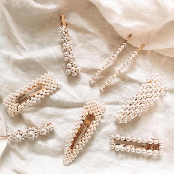 Trend: Pearl barrettes