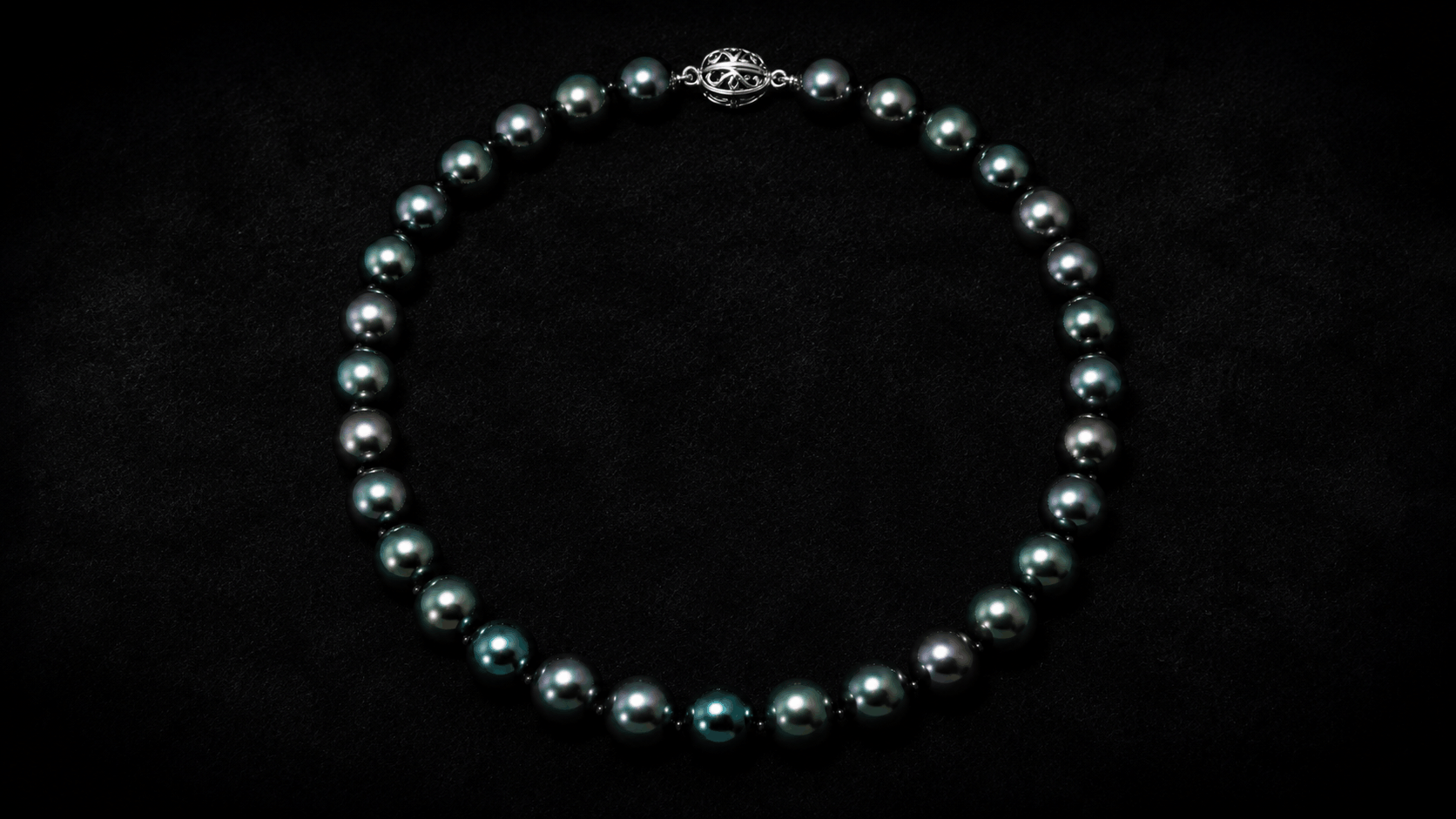 04. Tahitian Pearl Necklace — The Gold Standard