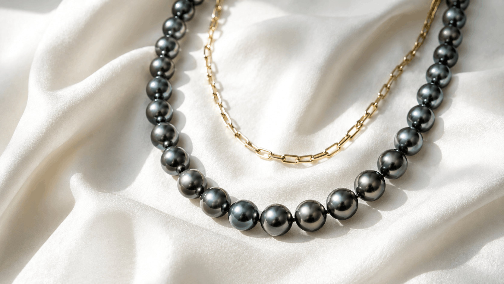 06. How to Style a Tahitian Pearl Necklace