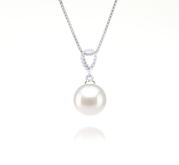 9-10mm AAAA Quality Freshwater Cultured Pearl Pendant in Karen White
