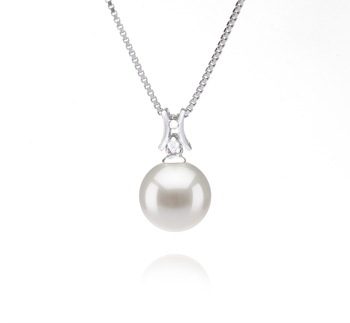9-10mm AAAA Quality Freshwater Cultured Pearl Pendant in Lauren White